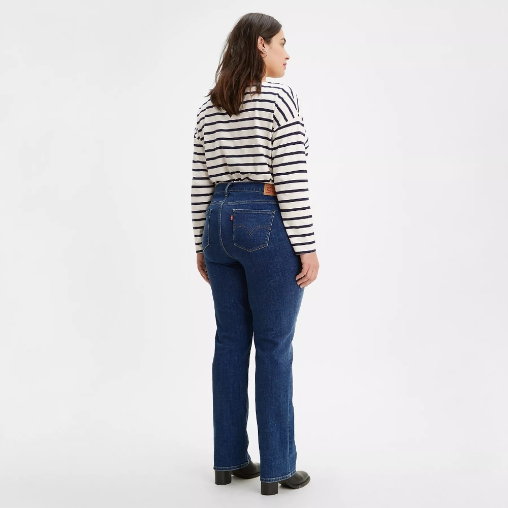 🆕Levi's Jeans CLASSIC STRAIGHT WOMEN'S JEANS Size 22W Medium Wash PLUS SIZE
